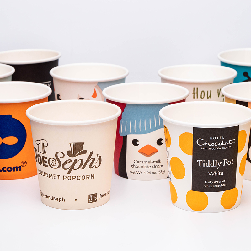 Taza de papel de pared simple