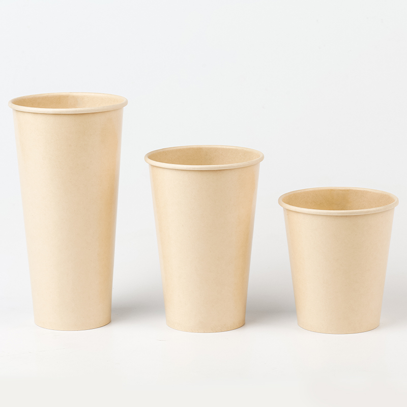 Vasos de papel frío y vasos de papel para batidos