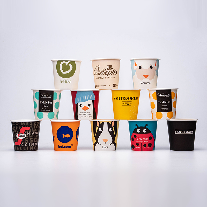 Taza de papel de pared simple